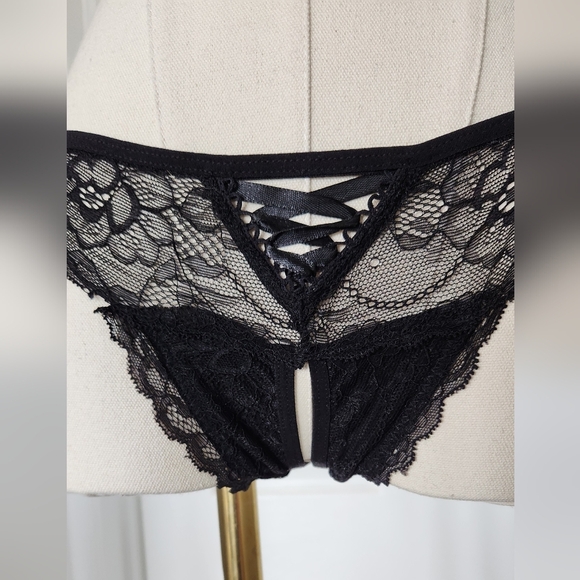 NWOT Rene Rofe Black Lace Bra and Panty Set - Picture 11 of 11